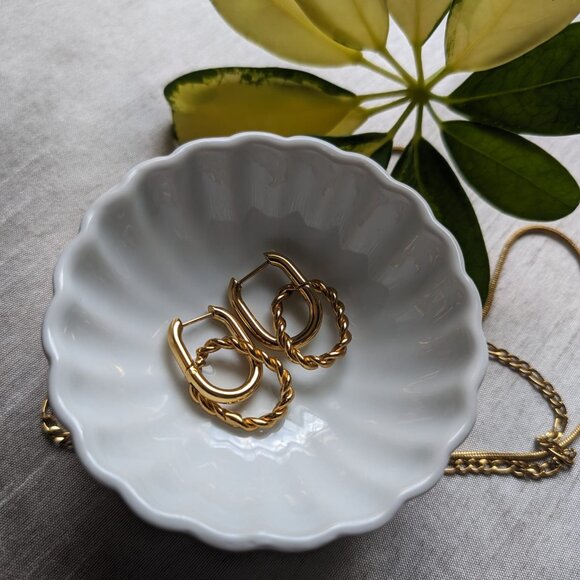 Waterproof Gold Earring Tarnish Free 18k Gold PVD Plated - Meivim Lily Earrings - Picture 3 of 6